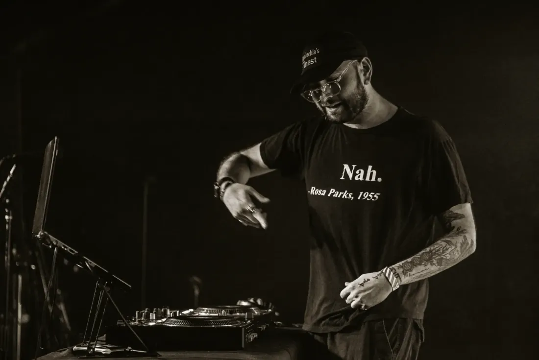 Ol' Boy live, frame 14