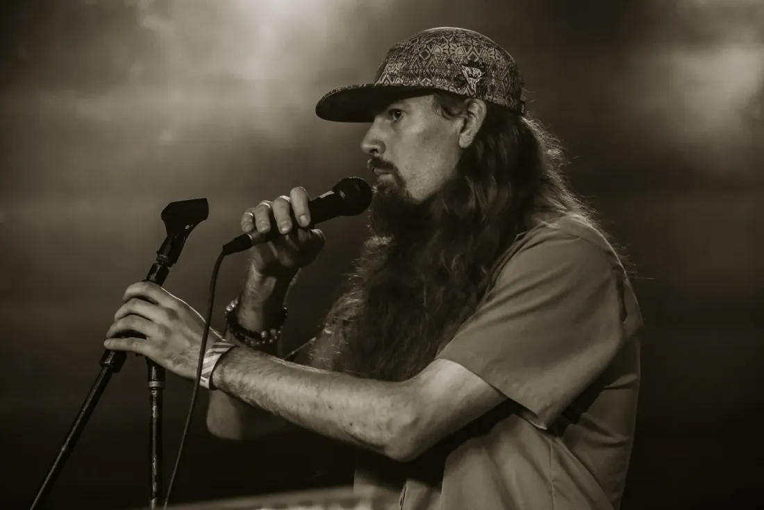 Ol' Boy live, frame 4