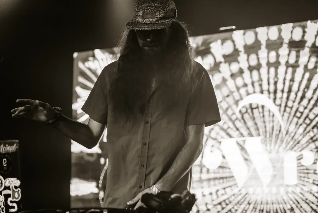 Ol' Boy live, frame 19
